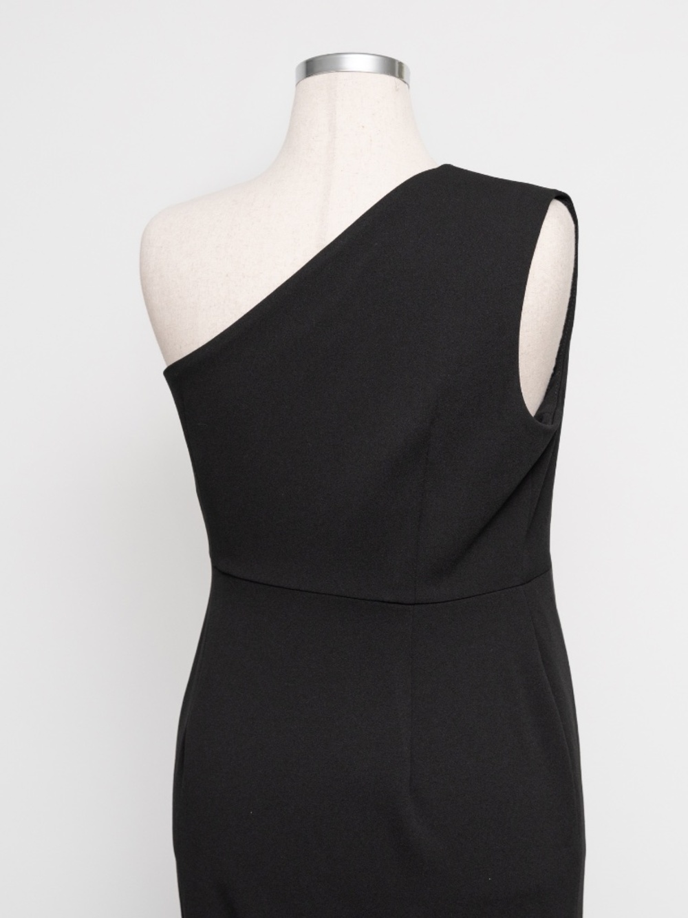 Calvin Klein - One-Shoulder Ruched Gown - Picture 10 of 12